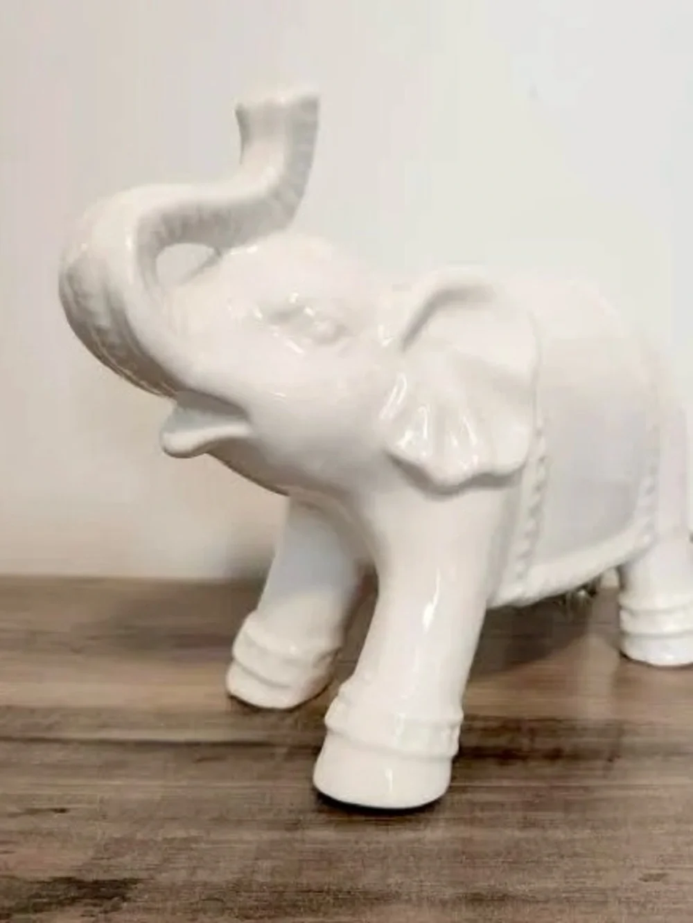 Vintage Pier 1 White Ceramic Elephant Table lamp; Nightlight~ Ambient light